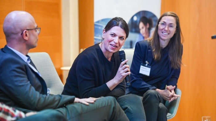 PD Dr. Christian Stephan, Ida Schönfeld und Dr. Heidi Altmann auf dem Biobanken-Symposium 2025.